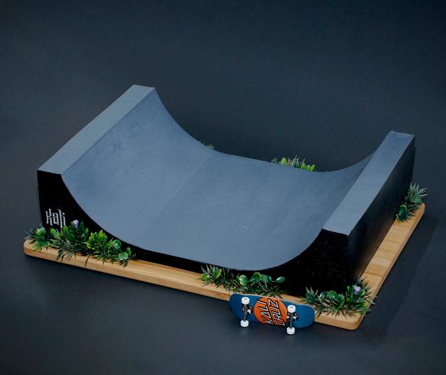 Concrete Mini-Ramp picture miniature